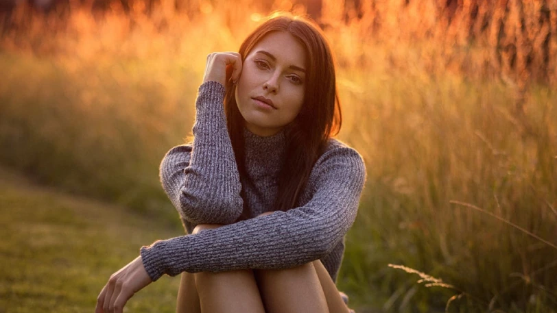 RealMatureSingles: portrait of a girl at sunset
